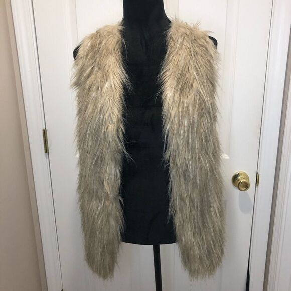 Sebby Collection faux fur vest size medium - Picture 5 of 8